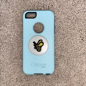 Otter box case (comes with pop socket!!)